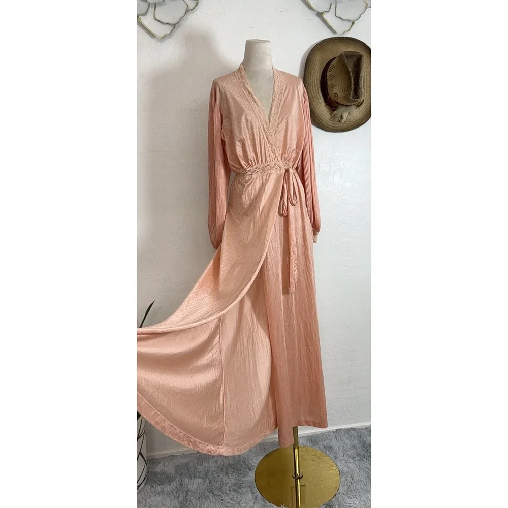 Vtg 70s Miss Elaine Pink Liquid Satin Plisse Maxi Wrap Robe Peignoir Lace Sz L